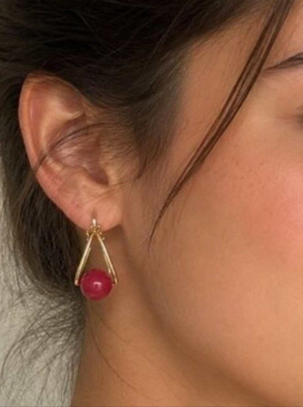 14K Yellow Gold Coral Oval Hoop Earrings – Snap-Top Closure – Elegant & Timeless